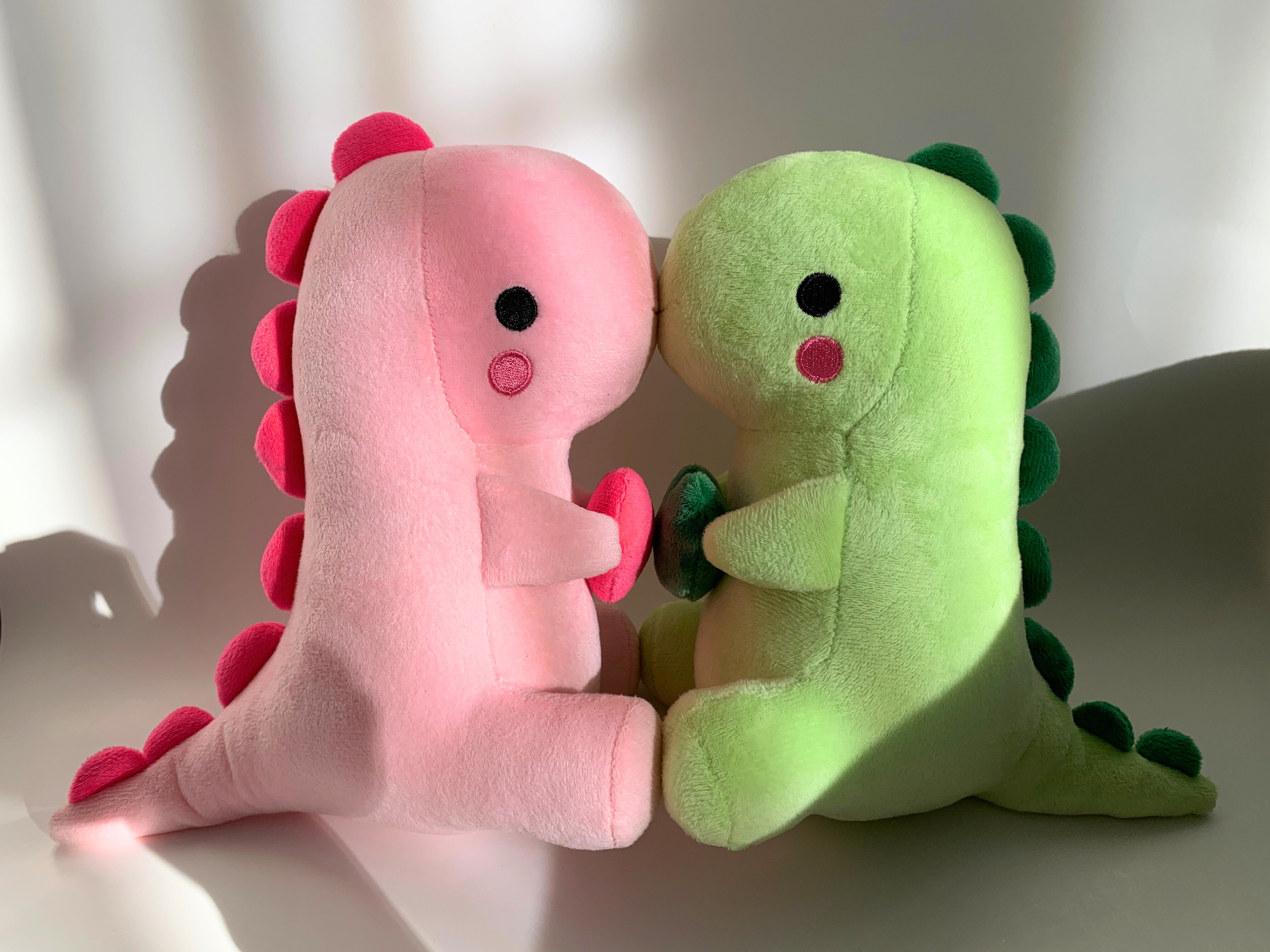 Herz-Dinosaurier-Plüsch